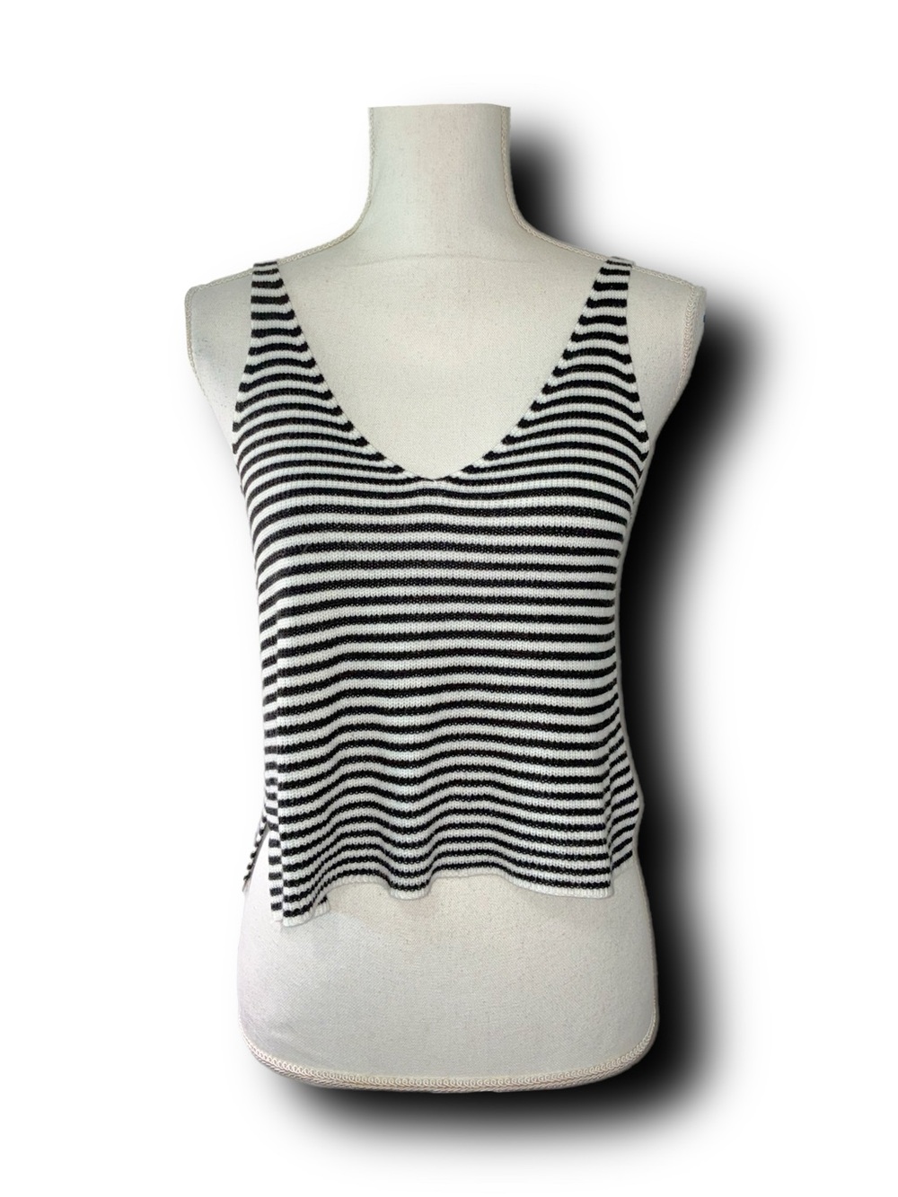 Forever 21 Black & White Striped V-Neck Knit Tank - Picture 5 of 7